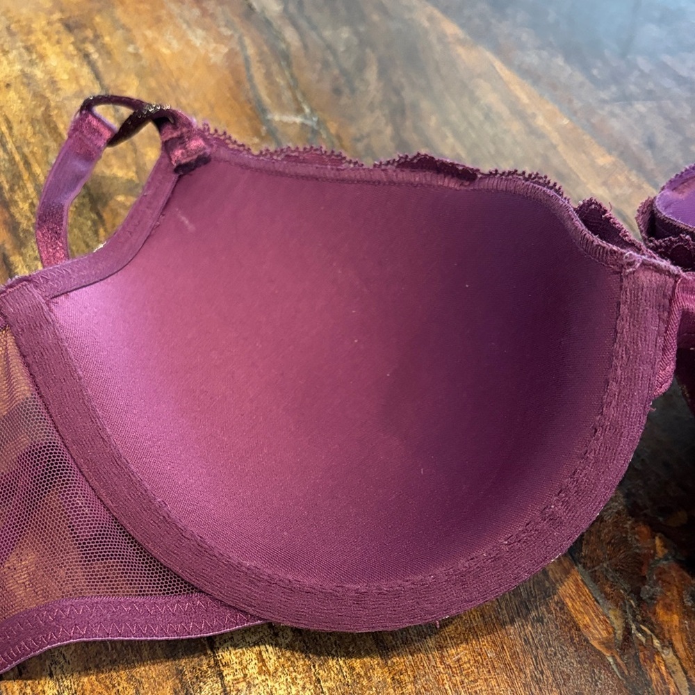 Victoria's Secret, purple and gold Bra - Picture 5 of 13